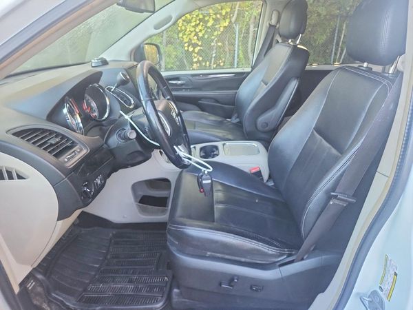 2017 DODGE GRAND CARAVAN CREW — DENT