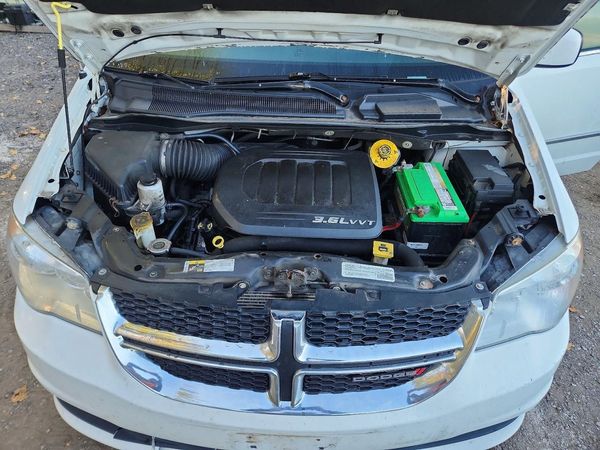 2017 DODGE GRAND CARAVAN CREW — Engine bay