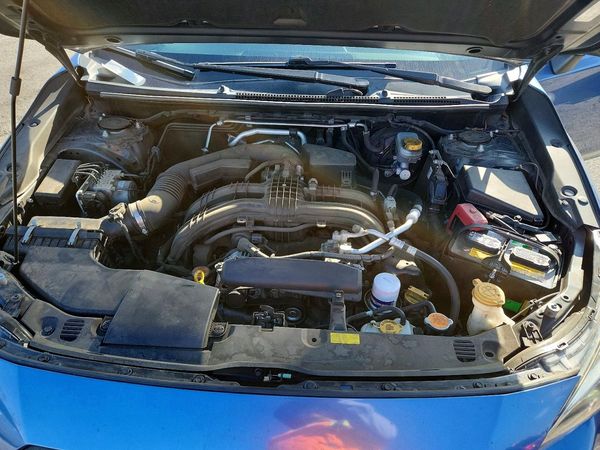 2018 SUBARU CROSSTREK Premium+ES+BSD — Engine bay