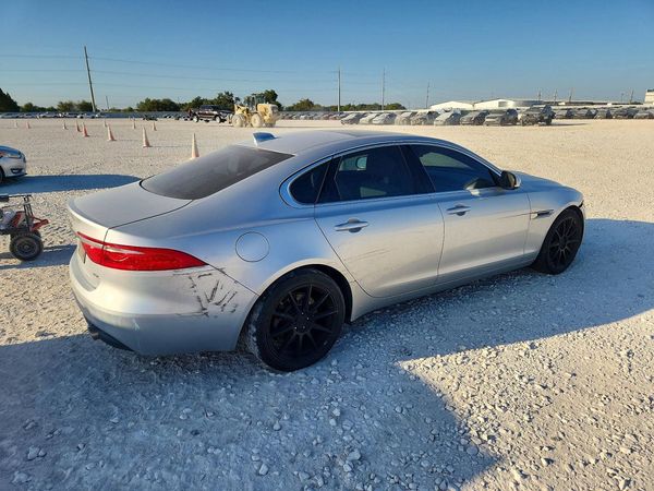 2017 JAGUAR XF Premium — PSRA