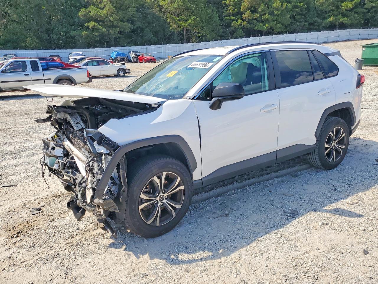 2020 TOYOTA RAV4 LE — Front 3/4