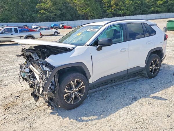 2020 TOYOTA RAV4 LE — Front 3/4
