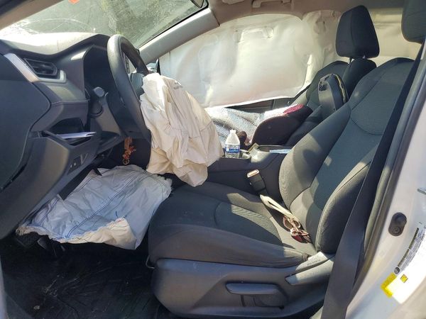 2020 TOYOTA RAV4 LE — DENT