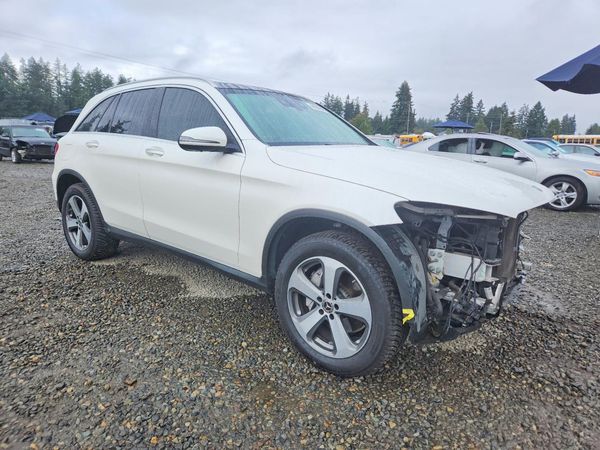 2017 MERCEDES-BENZ GLC GLC300 Base-4M — Passenger 3/4