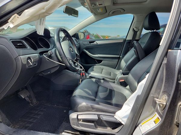 2017 VOLKSWAGEN JETTA SE — DENT