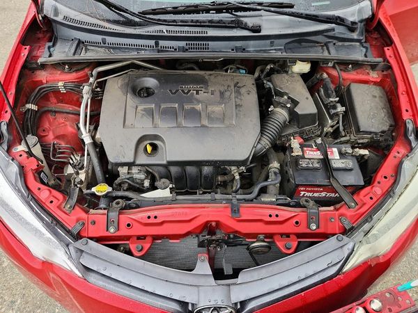 2015 TOYOTA COROLLA L/LE — Engine bay