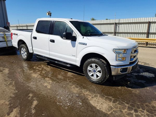 2017 FORD F150 SuperCrew — Passenger 3/4