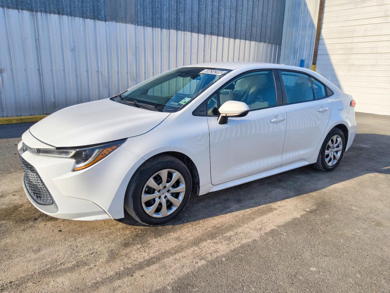 2020 TOYOTA COROLLA LE — Front 3/4
