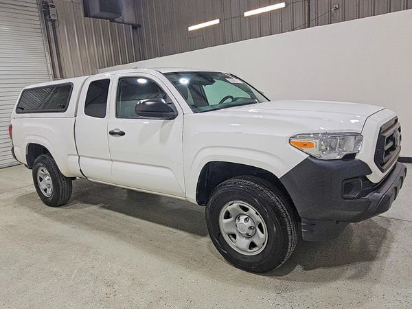 2022 TOYOTA TACOMA SR5 — Passenger 3/4