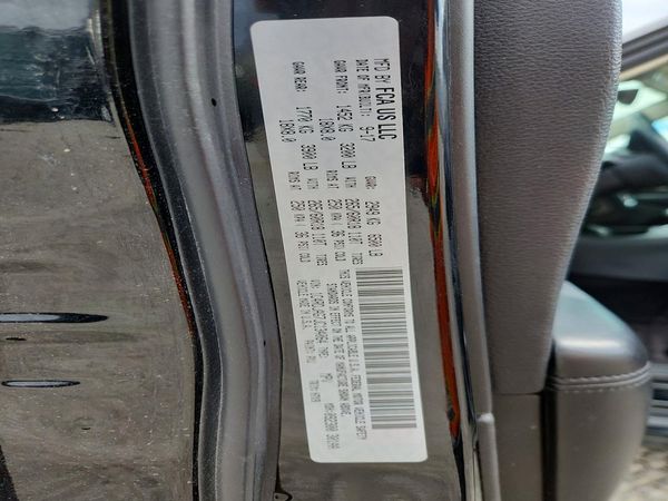 2018 DODGE DURANGO SXT — VINS