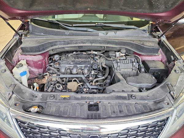 2015 KIA SORENTO GLS — Engine bay