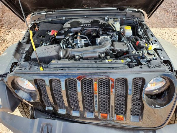 2021 JEEP WRANGLER UNLIMITED Unlimited Sport — Engine bay