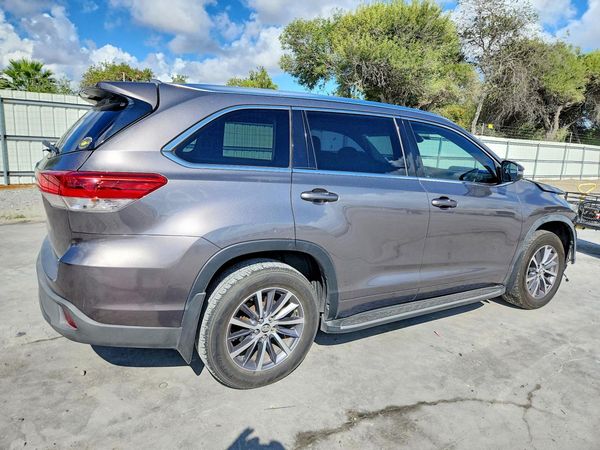 2017 TOYOTA HIGHLANDER SE/XLE — PSRA