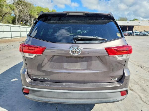 2017 TOYOTA HIGHLANDER SE/XLE — DIRR