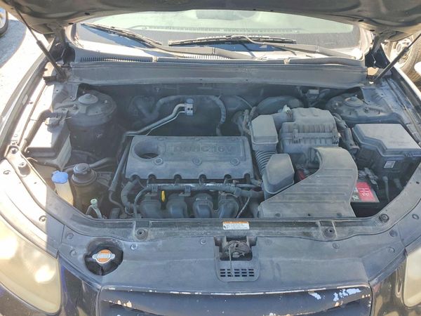 2012 HYUNDAI SANTA FE GL(Middle-low ) — Engine bay