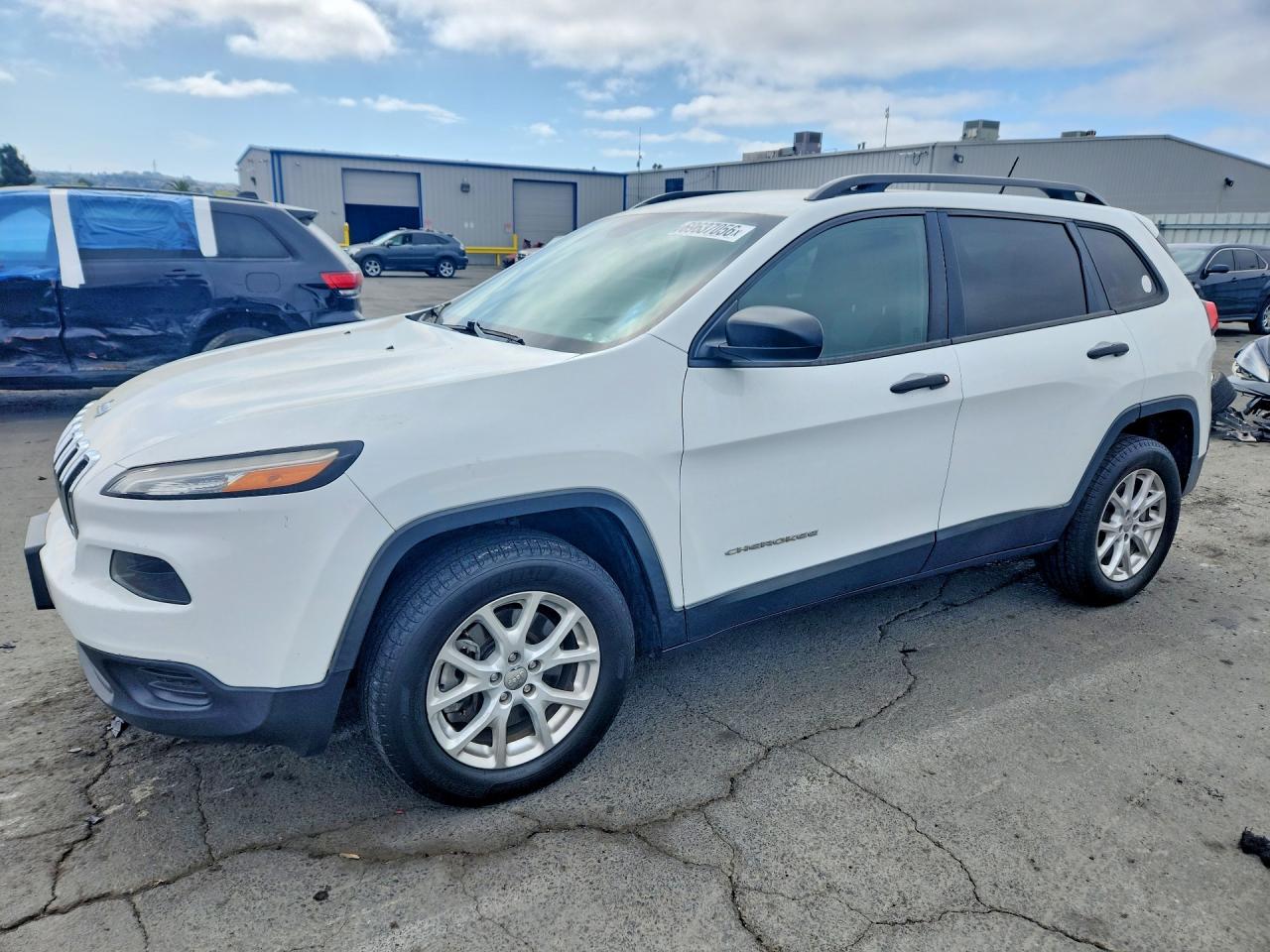 2016 JEEP CHEROKEE SPORT 4X4 — Front 3/4