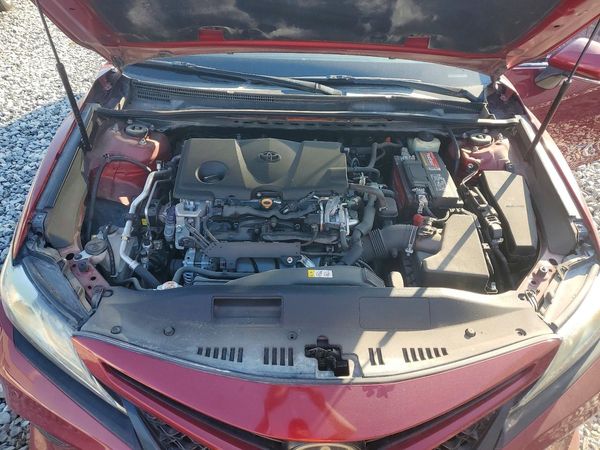 2018 TOYOTA CAMRY XSE — Engine bay