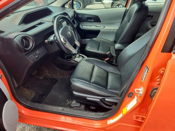 2013 TOYOTA PRIUS — DENT