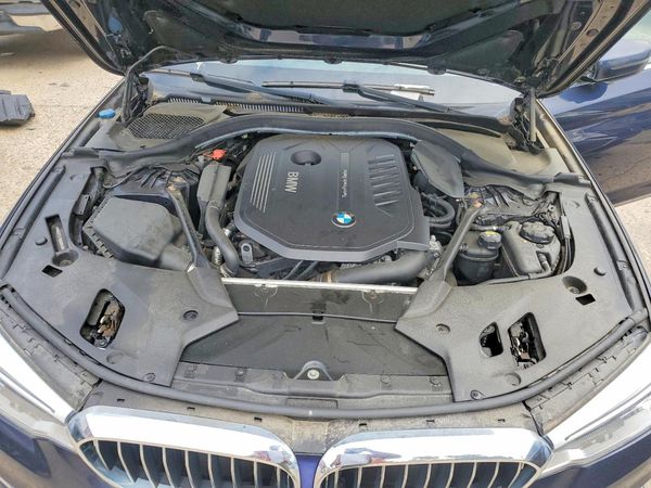 2017 BMW 5 SERIES xDrive — Engine bay