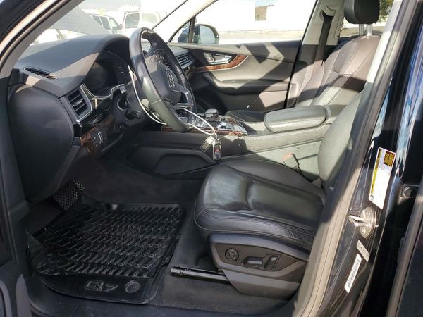 2017 AUDI Q7 quattro Premium Plus — DENT
