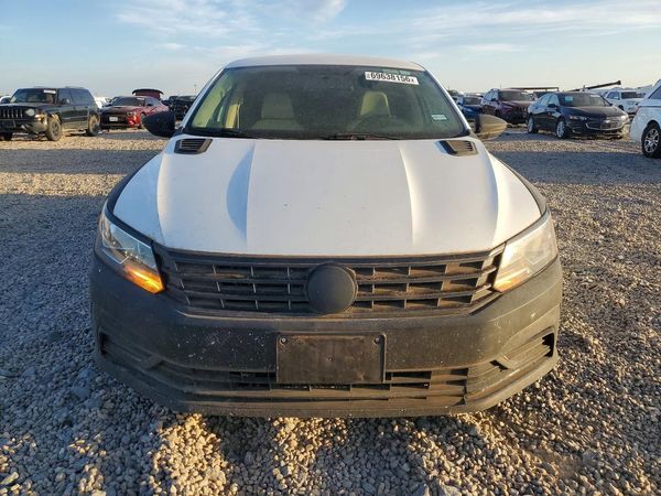 2017 VOLKSWAGEN PASSAT S — DIRF