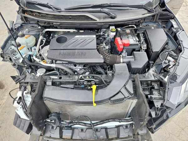 2025 NISSAN ROGUE SL — Engine bay
