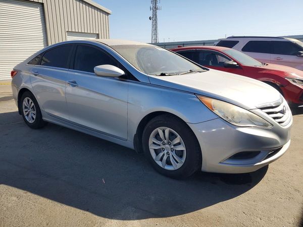 2013 HYUNDAI SONATA — Passenger 3/4
