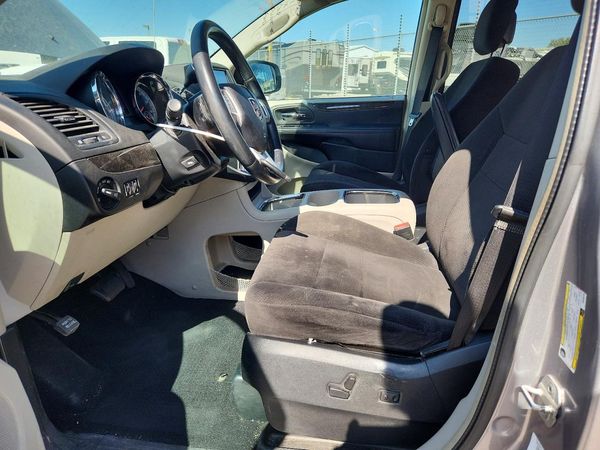 2013 DODGE GRAND CARAVAN — DENT