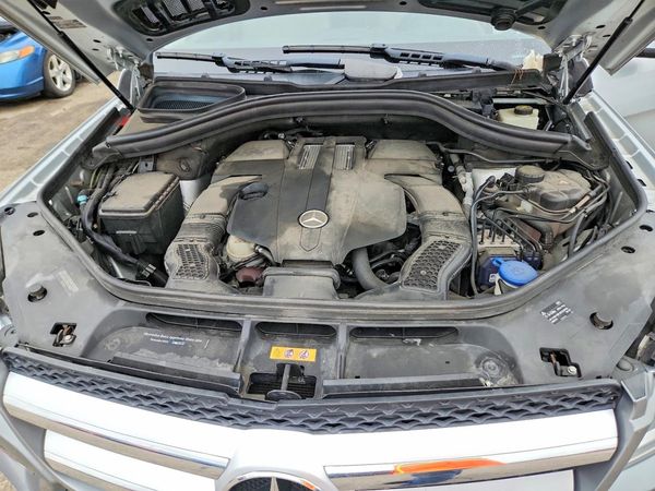 2016 MERCEDES-BENZ GL GL450-4M — Engine bay