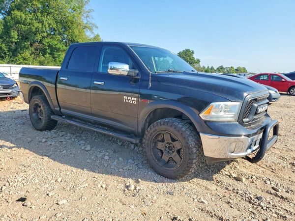 2014 RAM 1500 Laramie — Passenger 3/4