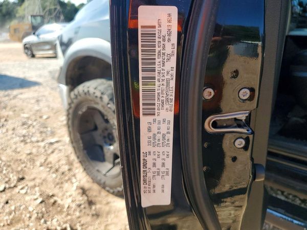 2014 RAM 1500 Laramie — VINS