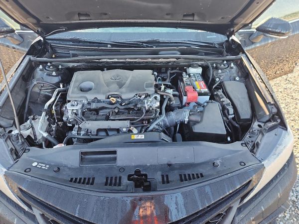 2022 TOYOTA CAMRY SE — Engine bay