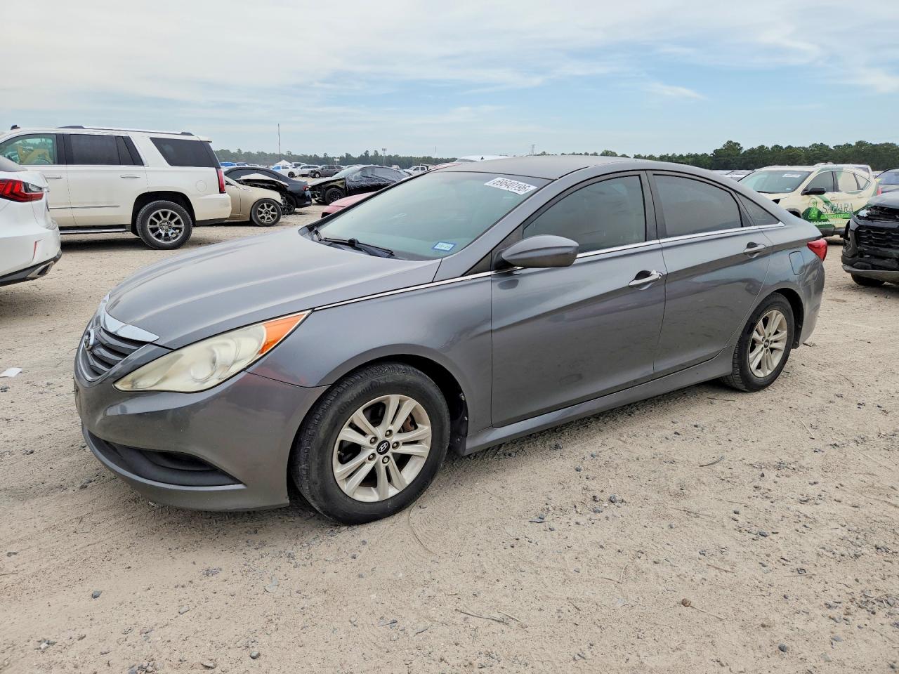 2014 HYUNDAI SONATA GLS/ GLS Popular — Front 3/4