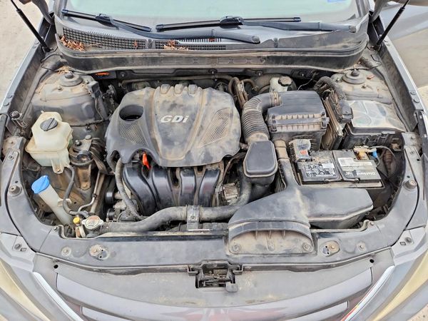 2014 HYUNDAI SONATA GLS/ GLS Popular — Engine bay