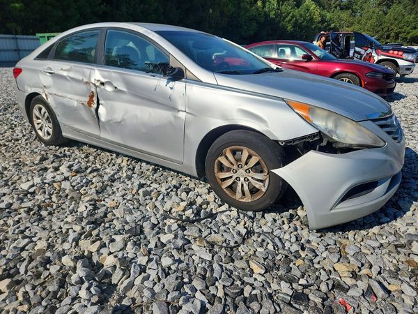 2013 HYUNDAI SONATA — Passenger 3/4