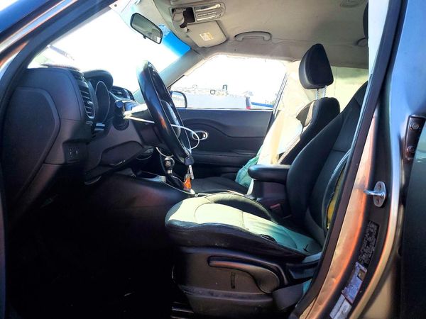 2016 KIA SOUL — DENT