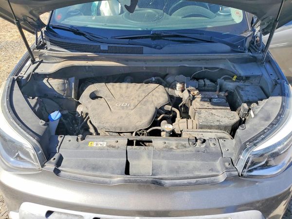 2016 KIA SOUL — Engine bay