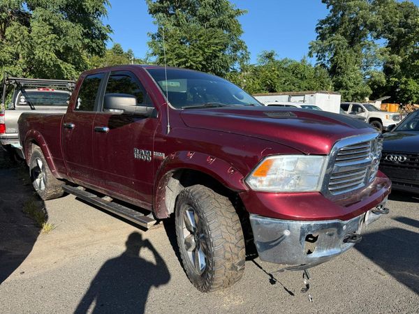 2017 RAM 1500 SLT QUAD CAB 4X4