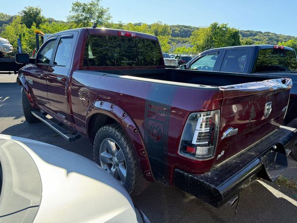 2017 RAM 1500 SLT QUAD CAB 4X4