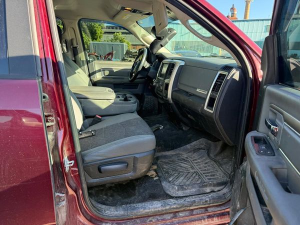 2017 RAM 1500 SLT QUAD CAB 4X4