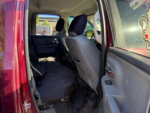 2017 RAM 1500 SLT QUAD CAB 4X4