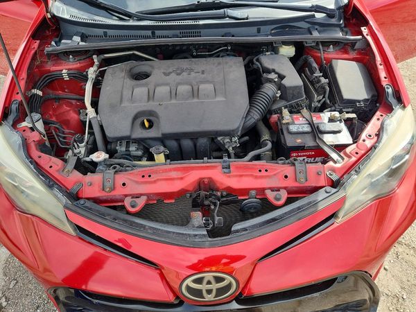 2017 TOYOTA COROLLA — Engine bay