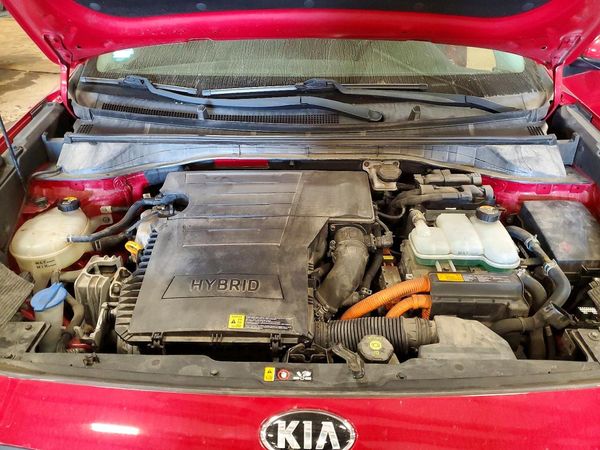 2018 KIA NIRO FE (HEV), LX (HEV) — Engine bay