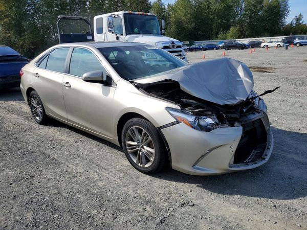 2017 TOYOTA CAMRY LE/SE/XLE/XSE — Passenger 3/4