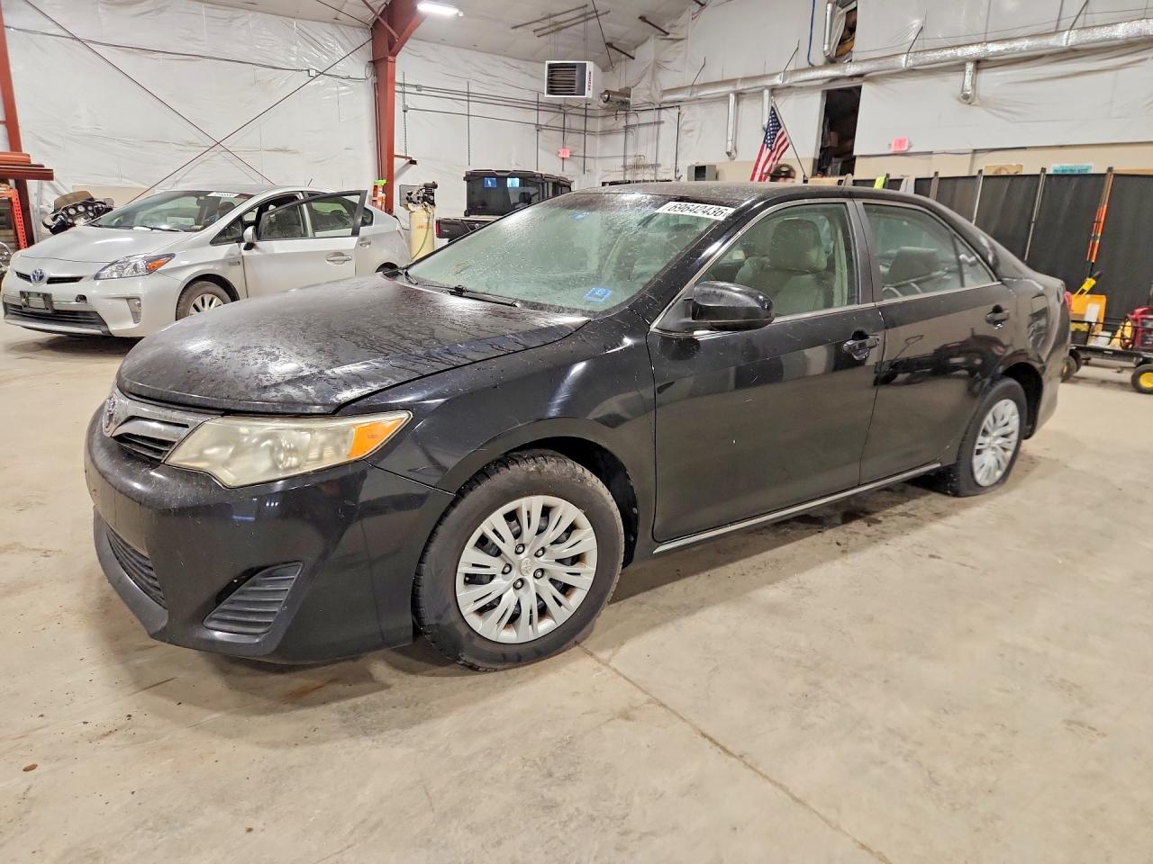 2012 TOYOTA CAMRY — Front 3/4