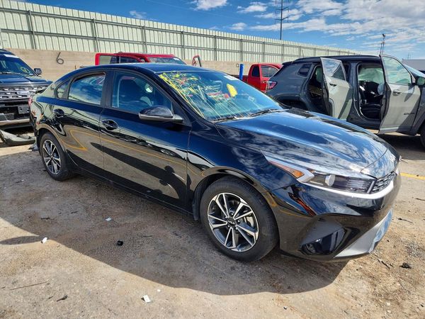 2024 KIA FORTE — Passenger 3/4