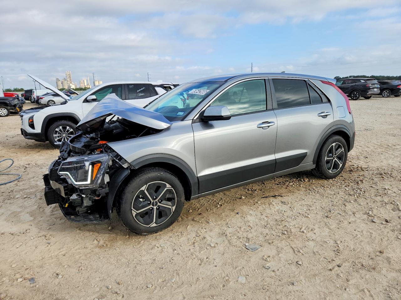 2026 KIA NIRO LX — Front 3/4