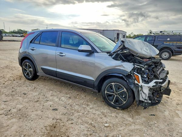 2026 KIA NIRO LX — Passenger 3/4