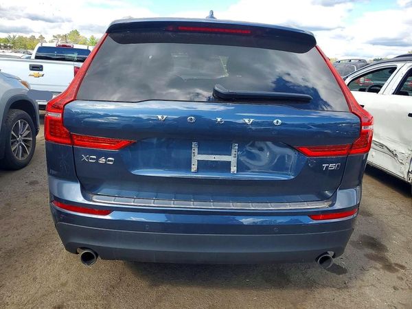 2021 VOLVO XC60 Momentum — DIRR