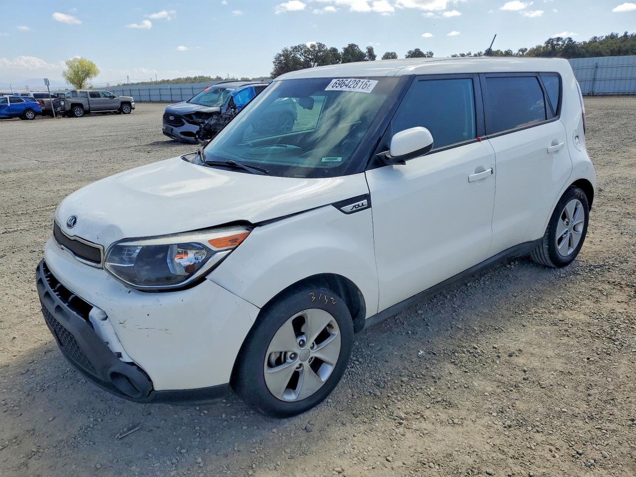 2016 KIA SOUL — Front 3/4